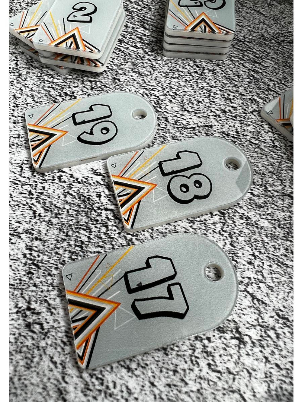 Номерки для ключей акрил 3х5 см