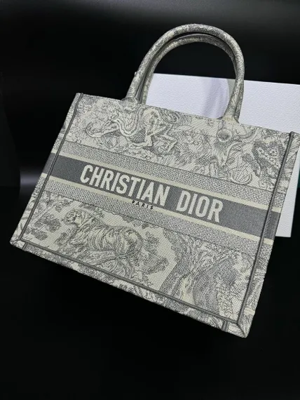 Сумка Dior Book Tote Dioriviera, белый/серый