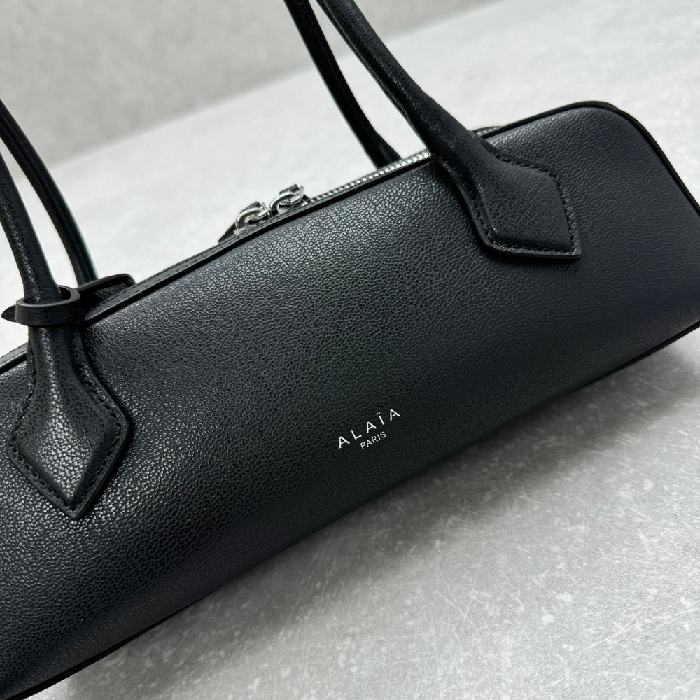 Alaia Le Teckel Small Bag 27 cm