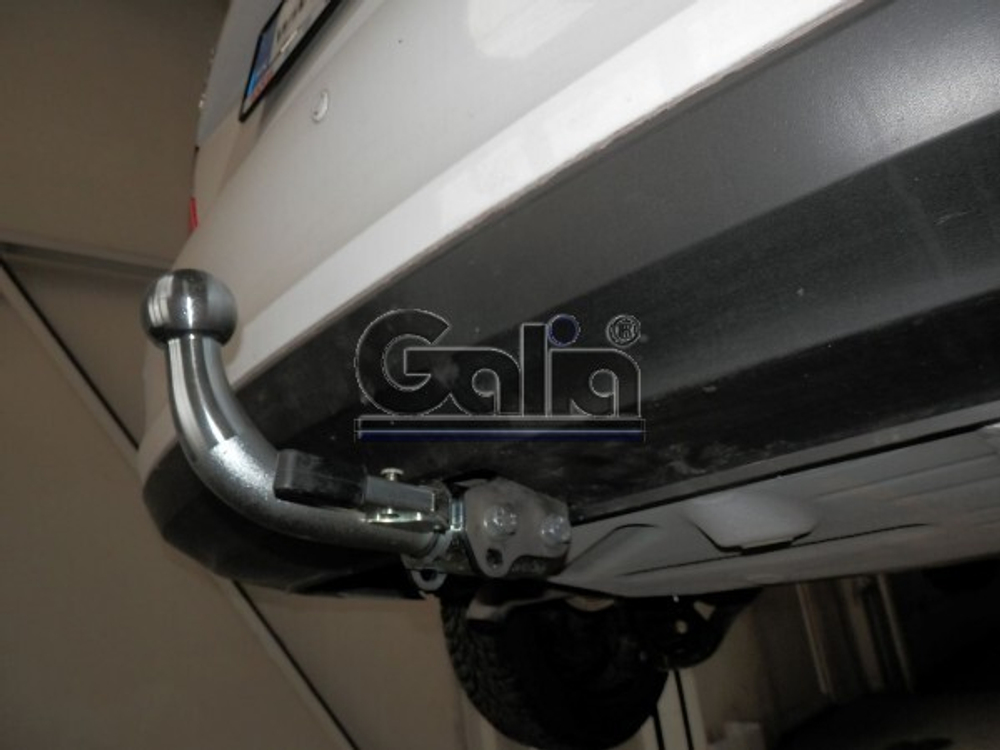 Фаркоп оцинкованный Galia S104C для Skoda Rapid лифтбек/универсал 2013-, SEAT Toledo седан 2013-(паспорт и сертификат в комплекте)(без электрики)