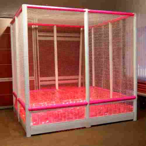 Игровой детский батут с LED-подсветкой в безопасном ограждении, 2,5х2,5х2,75 м