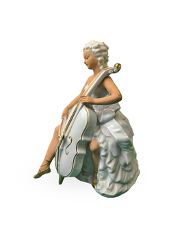 Фарфоровая статуэтка "Девушка с виолончелью" Германия