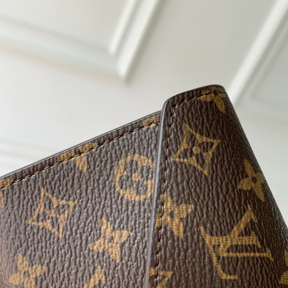 Louis Vuitton Pouch Metis Belt