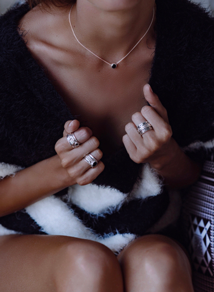 Колье «Капля» с черным цирконом