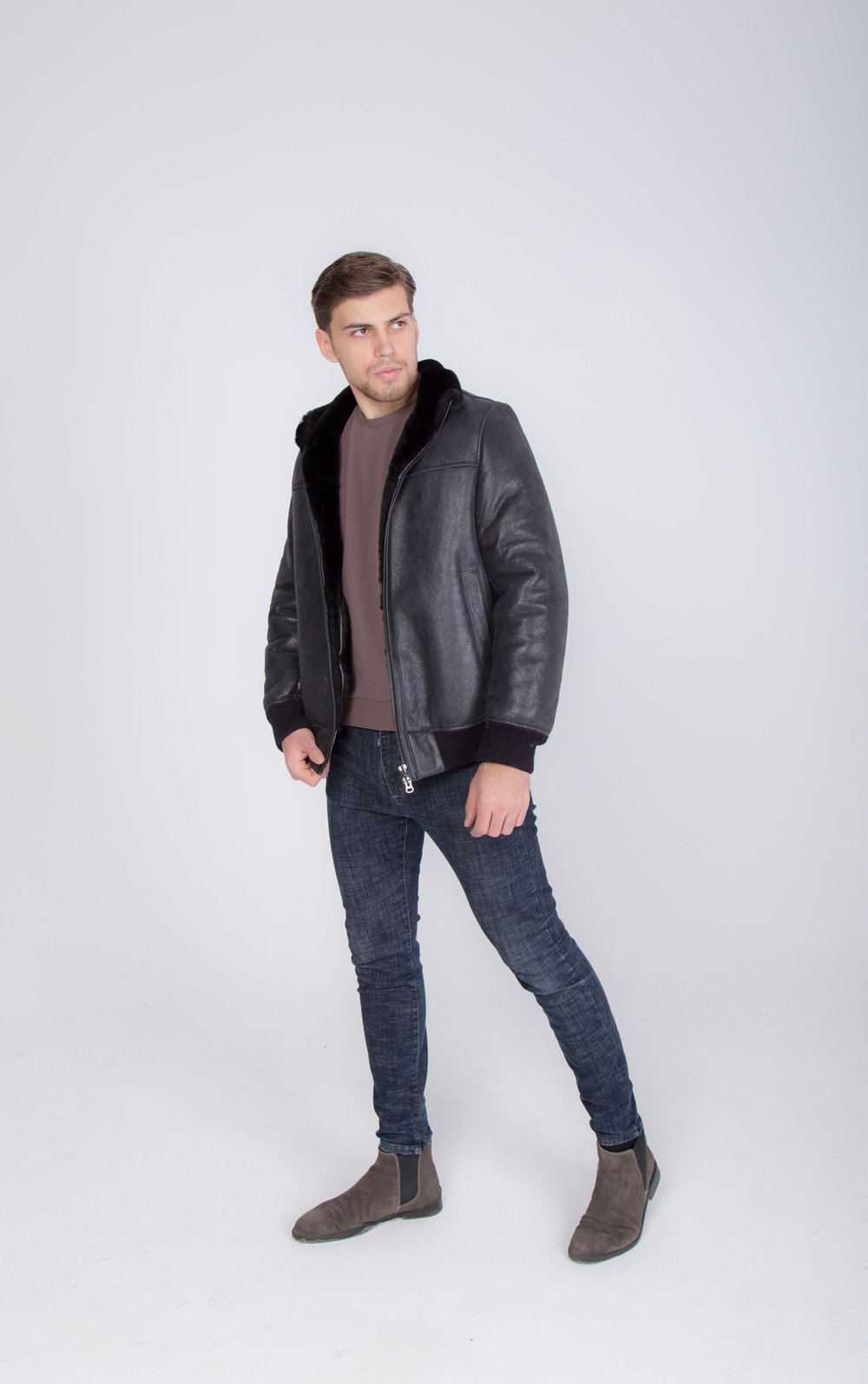 короткая мужская дубленка из овчины с мехом