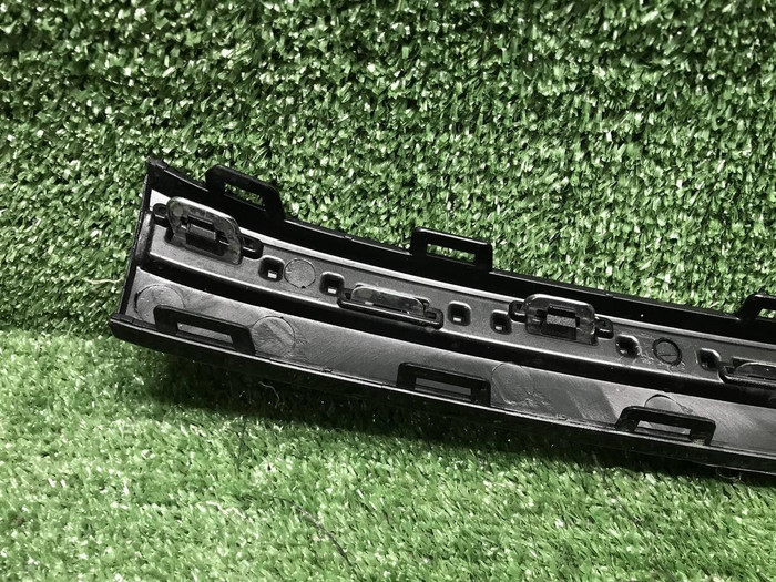 Накладка переднего бампера Москвич 3 (2022-н.в.)