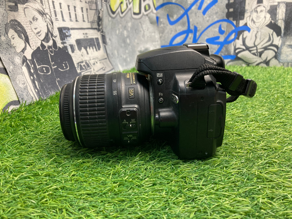 Nikon D60 + Kit AF-S 18-55mm G VR