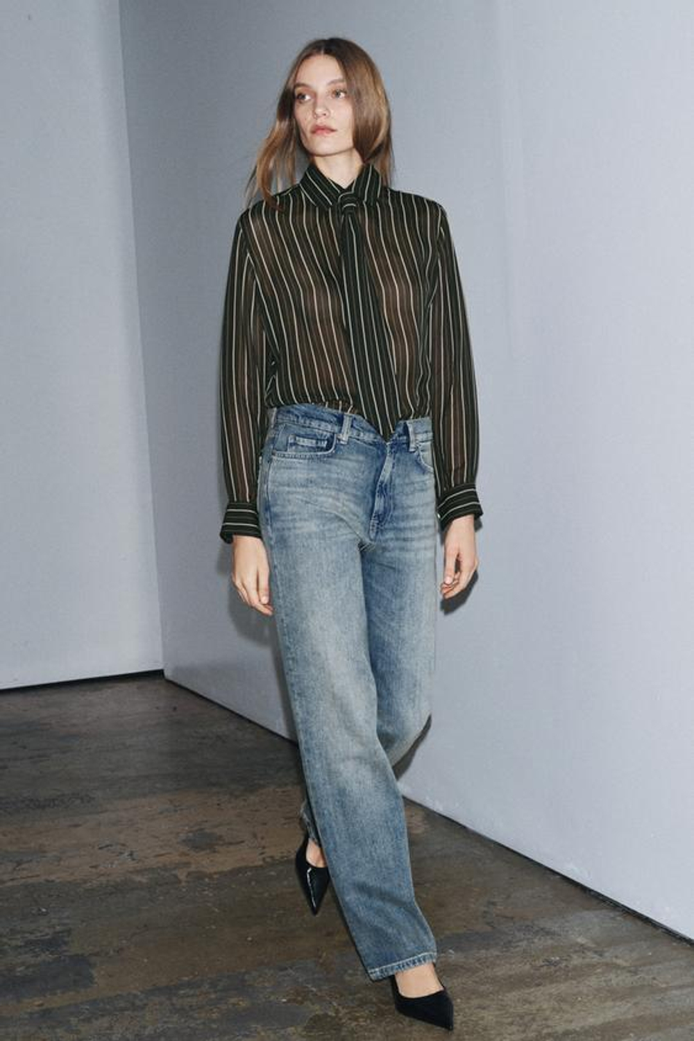 ZARA ДЖИНСЫ ZW COLLECTION ПРЯМОГО КРОЯ С ВЫСОКОЙ ПОСАДКОЙ, ВЫЦВЕТШИЙ СИНИЙ