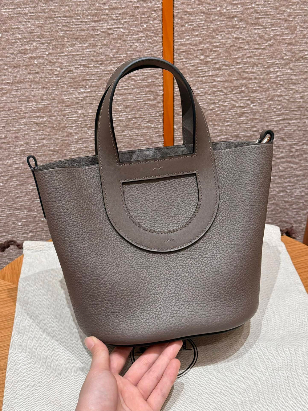 Hermes In The Loop 18 cm