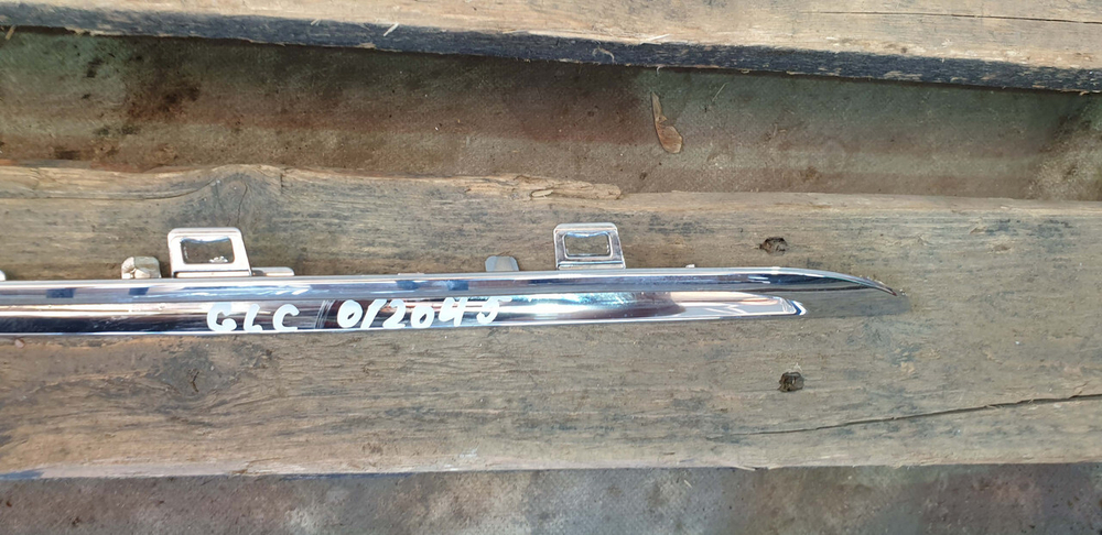 Молдинг решетки радиатора Mercedes GLC (X253) 15-19 Б/У Оригинал A2538880485