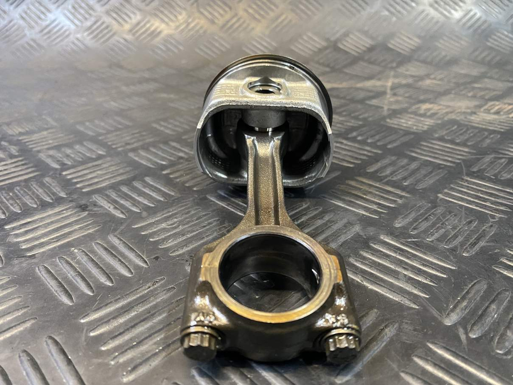 Поршень с шатуном KTM 250 Duke 2020