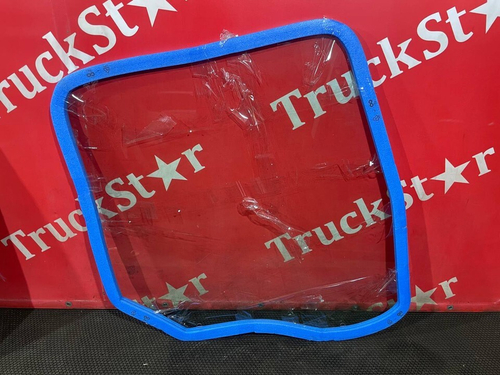 Стекло двери левой