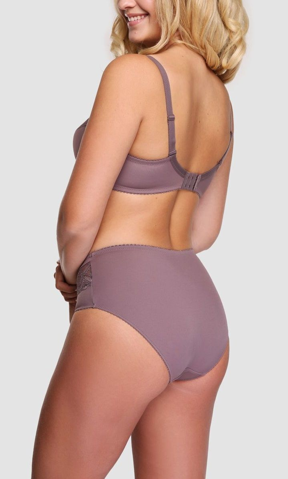 Классические трусики-слипы из эластичного полотна (Размер: 44) (Цвет: кофейный)