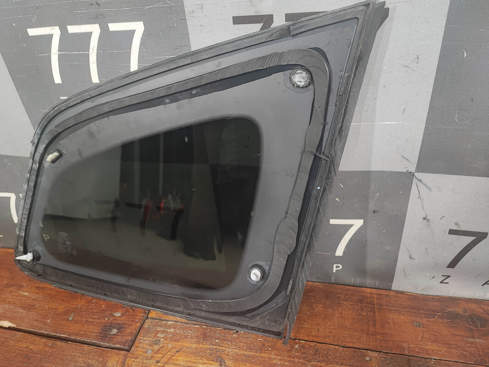 Стекло багажника глухое левое Chery Tiggo 8 Pro 21-нв Б/У Оригинал 555000037AA