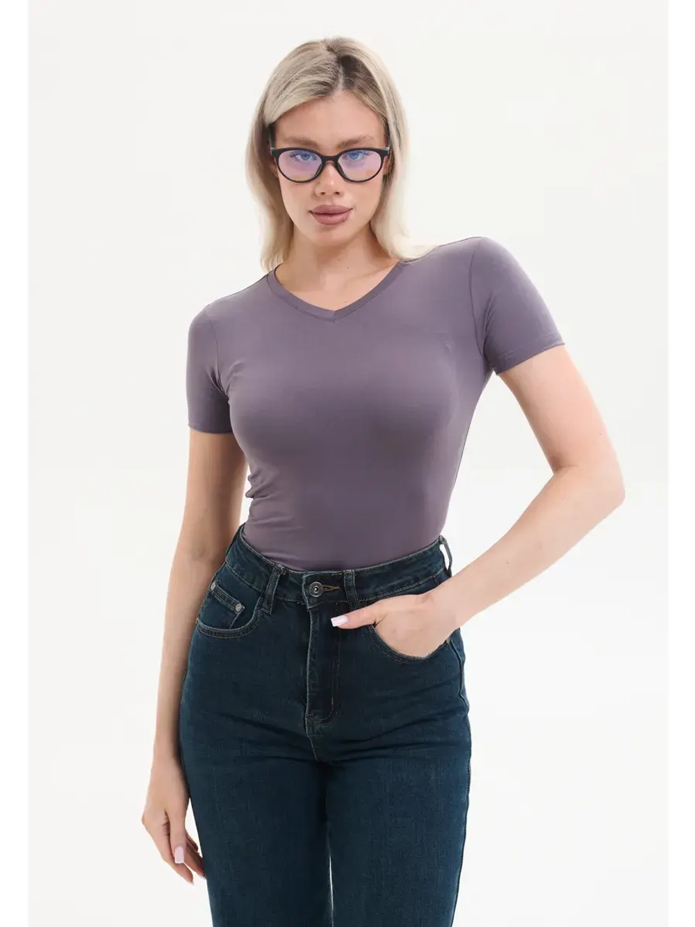 Футболка летняя с V-вырезом