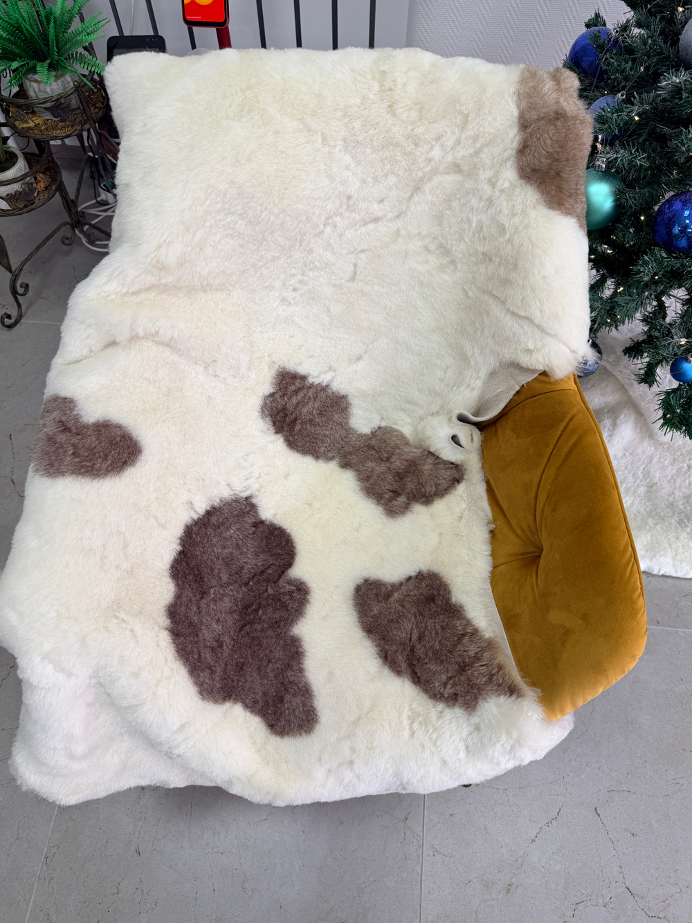 Шкура коврик меховой прикроватный овчина, 100х65 см.