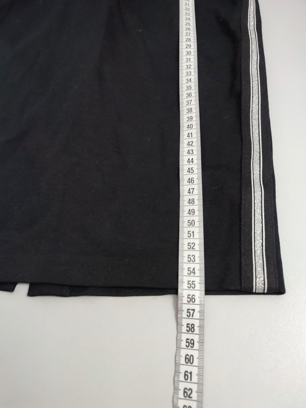 Юбка черная с лампасами 46 размер