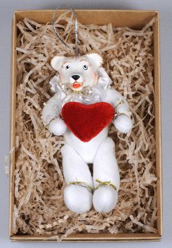 Ёлочная игрушка Белый медвежонок с сердечком