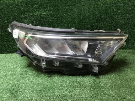 Битая Фара правая Toyota RAV4 5 XA50 (18-нв) LED