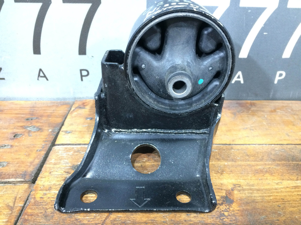 Опора двигателя левая Nissan Almera Classic Новая FEM0174