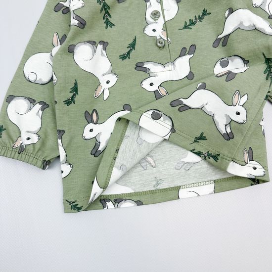 Лонгслив хлопковый "Нежные зайчики" оливковый хаки