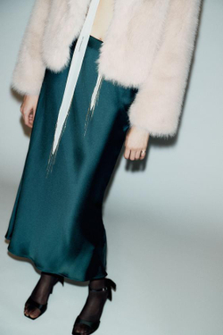 ZARA АТЛАСНАЯ ЮБКА МИДИ, УТИНО-ЗЕЛЕНЫЙ