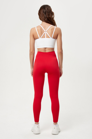 Топ бесшовный на бретелях в рубчик