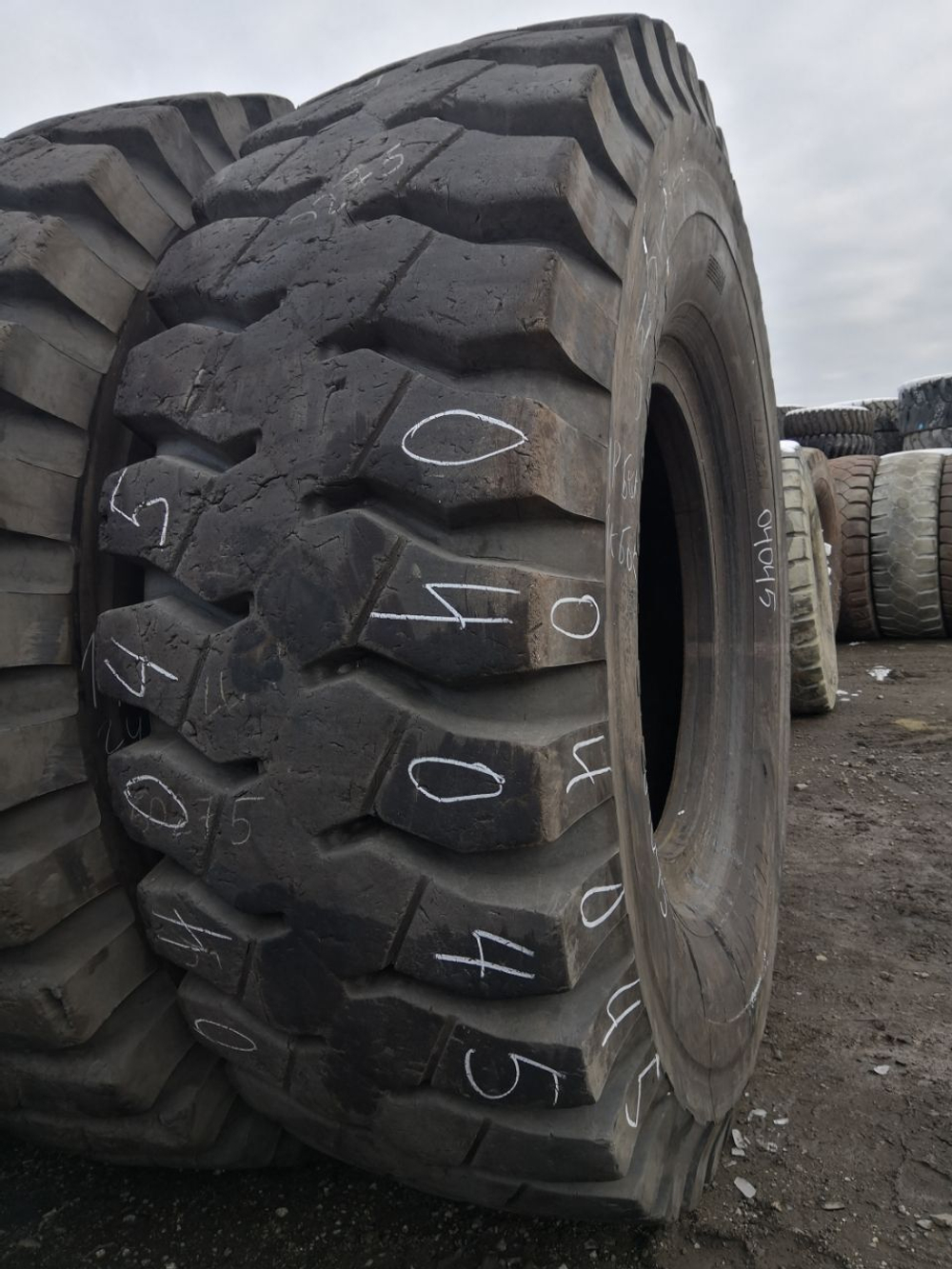 33.00R51 LUAN HA-710 шина б/у