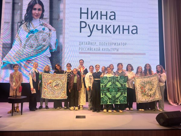 В Севастопольской детской школе искусств прошла презентация бренда «Русские в моде» от Нины Ручкиной