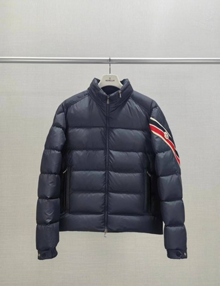 Пуховик Moncler