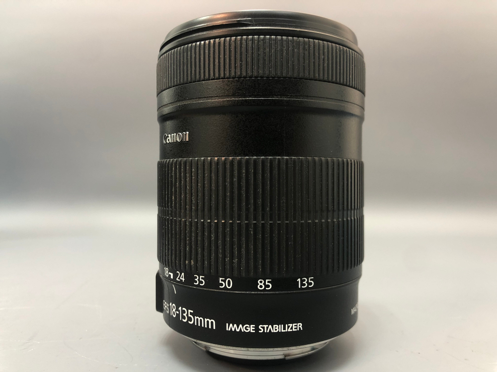 Canon EF-S 18-135 mm f/3.5-5.6 IS