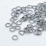 Колечки соединительные, сталь, диаметр 4,5 мм, толщина 0,7 мм, цена за 2 грамма