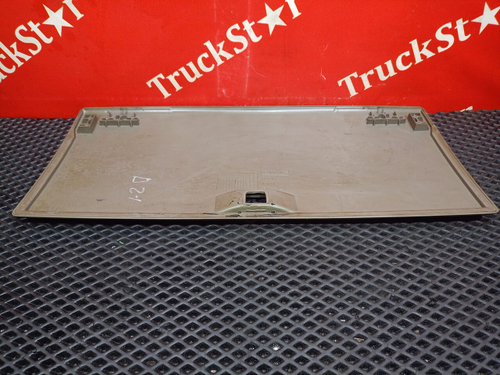 Крышка вещевого ящика