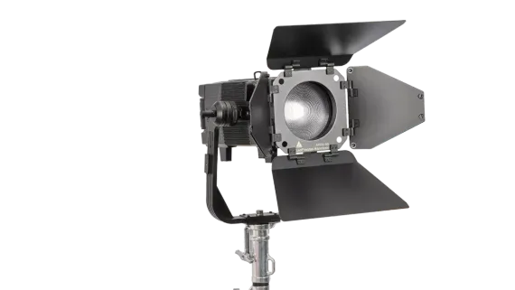 Комплект: прожектор AF250 LeoFresnel и аксессуары в кейсе 
1 прожектор AF250 LeoFresnel, линза Френе