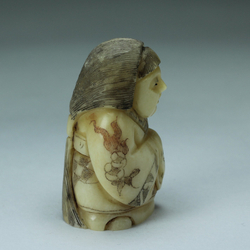 Нэцкэ Девушка в кимоно