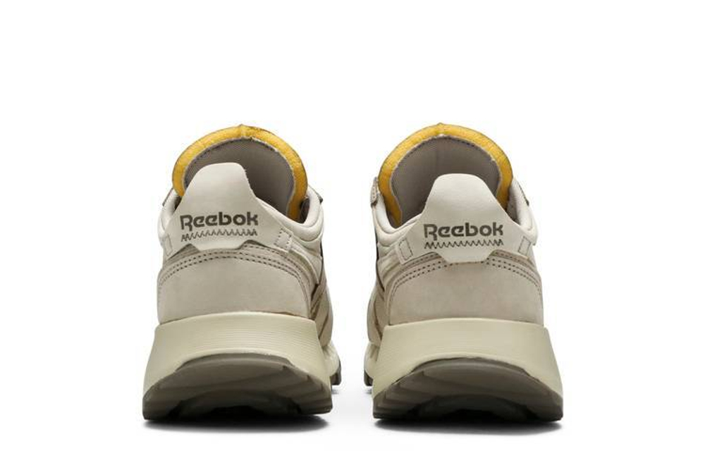 Кроссовки Pleasures X Reebok Classic Leather
