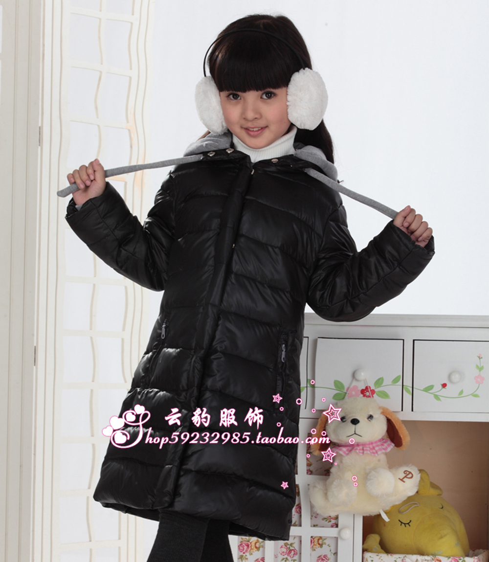 Пальто-пуховик однотонное с трикотажным капюшоном