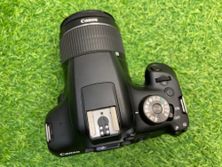Canon 2000D Kit 18-55mm 3.5-5.6 III 20.000 кадров