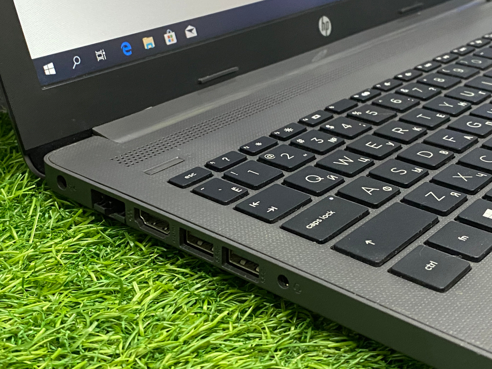 Ноутбук HP 15.6' i3-7020U /8GB/500GB/ 250 G7