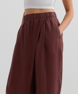 OYSHO Широкие прямые брюки из 100% льна с перекрестным кроем спереди, винный