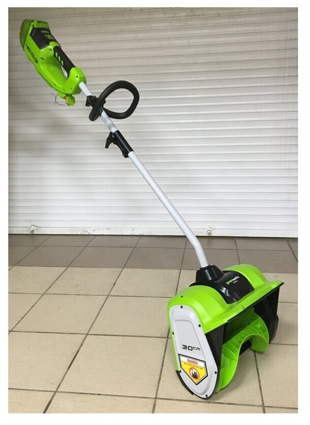 Снегоуборщик-снеголопата GREENWORKS GD40SS 40В,б/щ,30 см,1хАКБ 4 А.ч и ЗУ (2600807///)