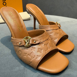 Сабо Louis Vuitton