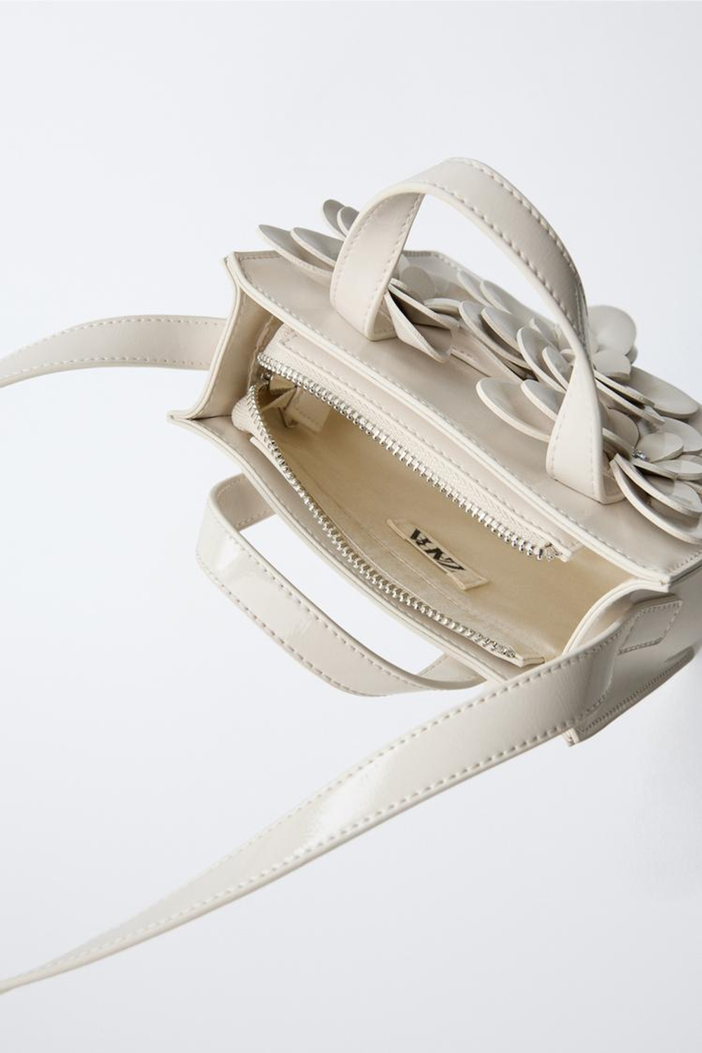 ZARA СУМКА С ПЛЕЧЕВЫМ РЕМНЕМ И ЦВЕТОЧНЫМИ ДЕТАЛЯМИ 3D, ЭКРЮ