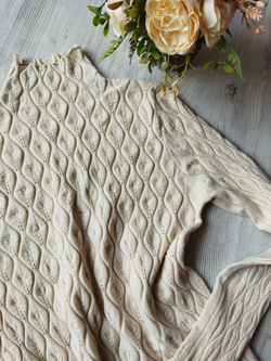 Легкий ажурный лонгслив