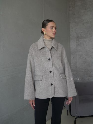 Бежевое пальто-пиджак с утепленным жилетом