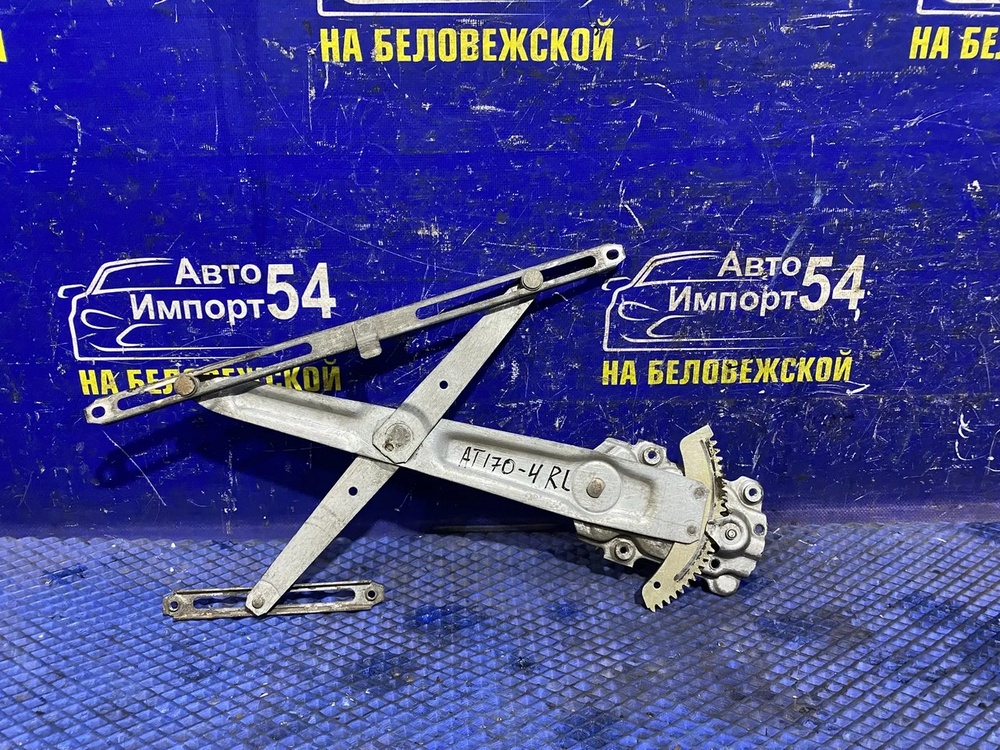 Стеклоподъемник задний левый TOYOTA CORONA 1988