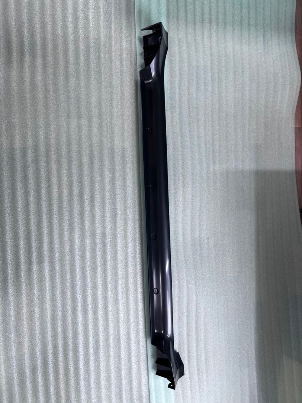 Накладка порога Mitsubishi Pajero Sport 3 правая 5360A416. Оригинал.