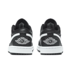 Женские кроссовки Air Jordan 1 Low 'Black' AO9944-001