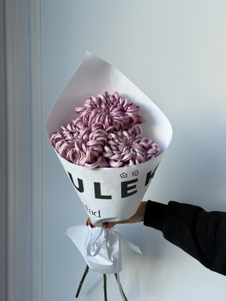 Кулек из одноголовой хризантемы