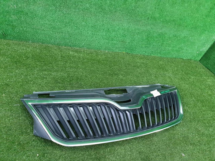 Решетка радиатора Skoda Rapid 1 (2012-2020)